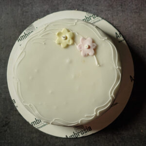 Fondant Plum Cake (1kg)